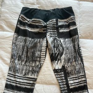 Black and White Capri Leggings